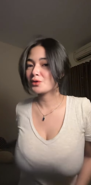 looking makes it hot_44