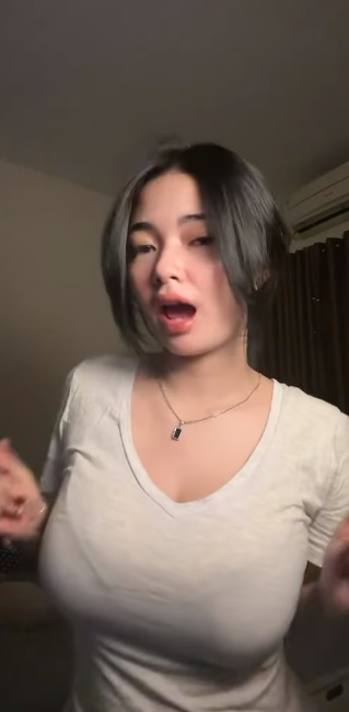 looking makes it hot_44