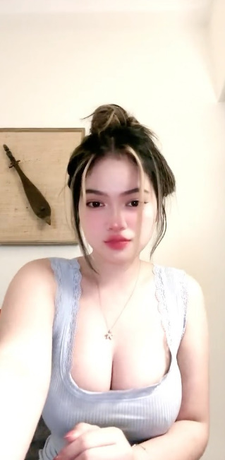 looking makes it hot_44