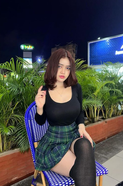 looking makes it hot_45