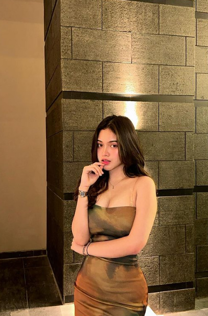 looking makes it hot_45