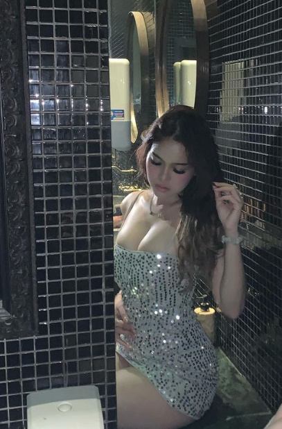 looking makes it hot_45