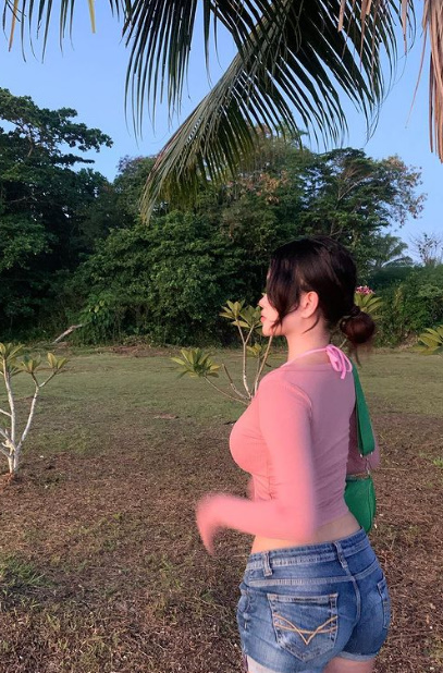 looking makes it hot_45