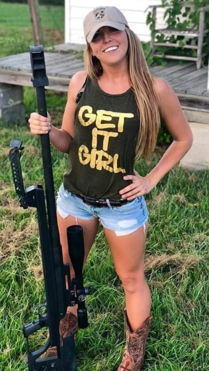 Chicks & Guns 32