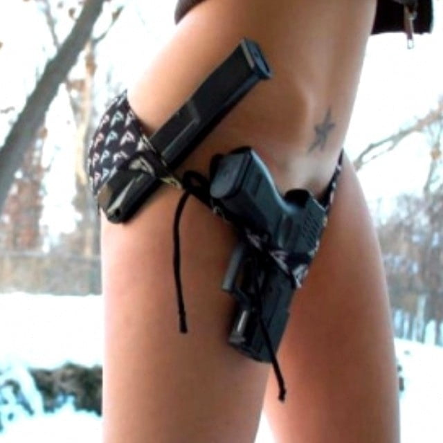 Chicks & Guns 32