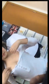 looking makes it hot_46