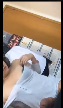 looking makes it hot_46