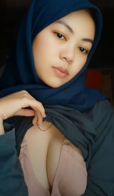 looking makes it hot_47