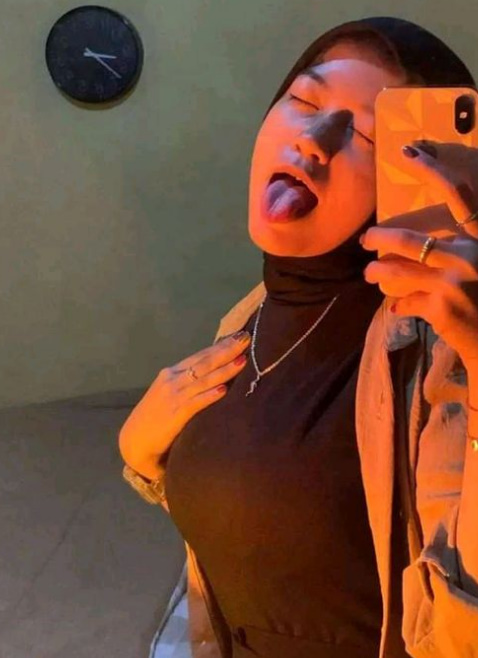 looking makes it hot_47