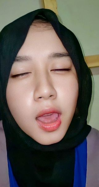 looking makes it hot_47