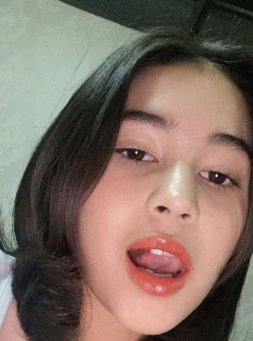 looking makes it hot_47