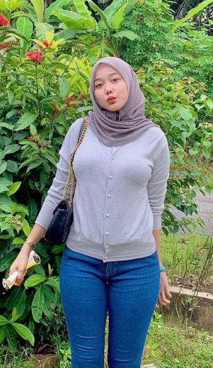 looking makes it hot_47