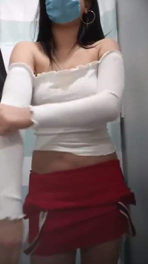 looking makes it hot_49