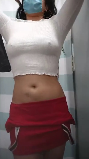 looking makes it hot_49