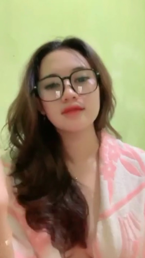 looking makes it hot_50