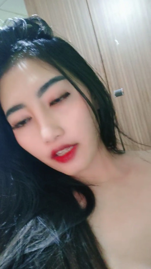 looking makes it hot_51