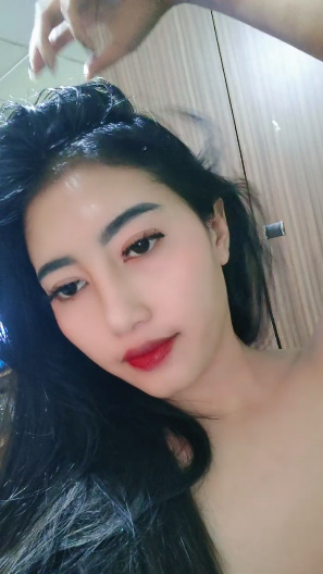 looking makes it hot_51