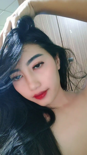 looking makes it hot_51