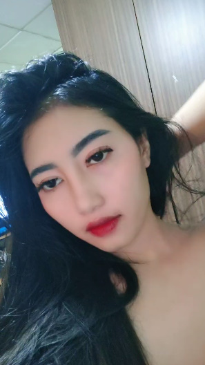 looking makes it hot_51