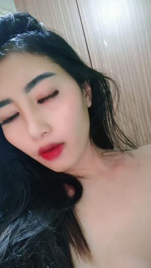 looking makes it hot_51