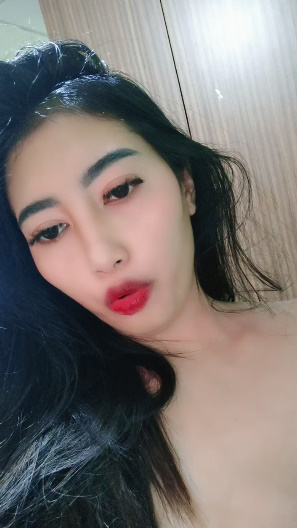 looking makes it hot_51