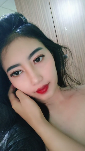 looking makes it hot_51