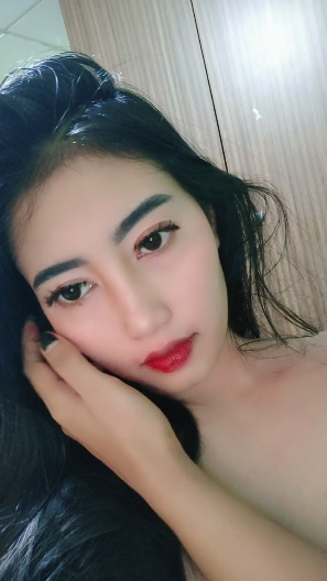 looking makes it hot_51