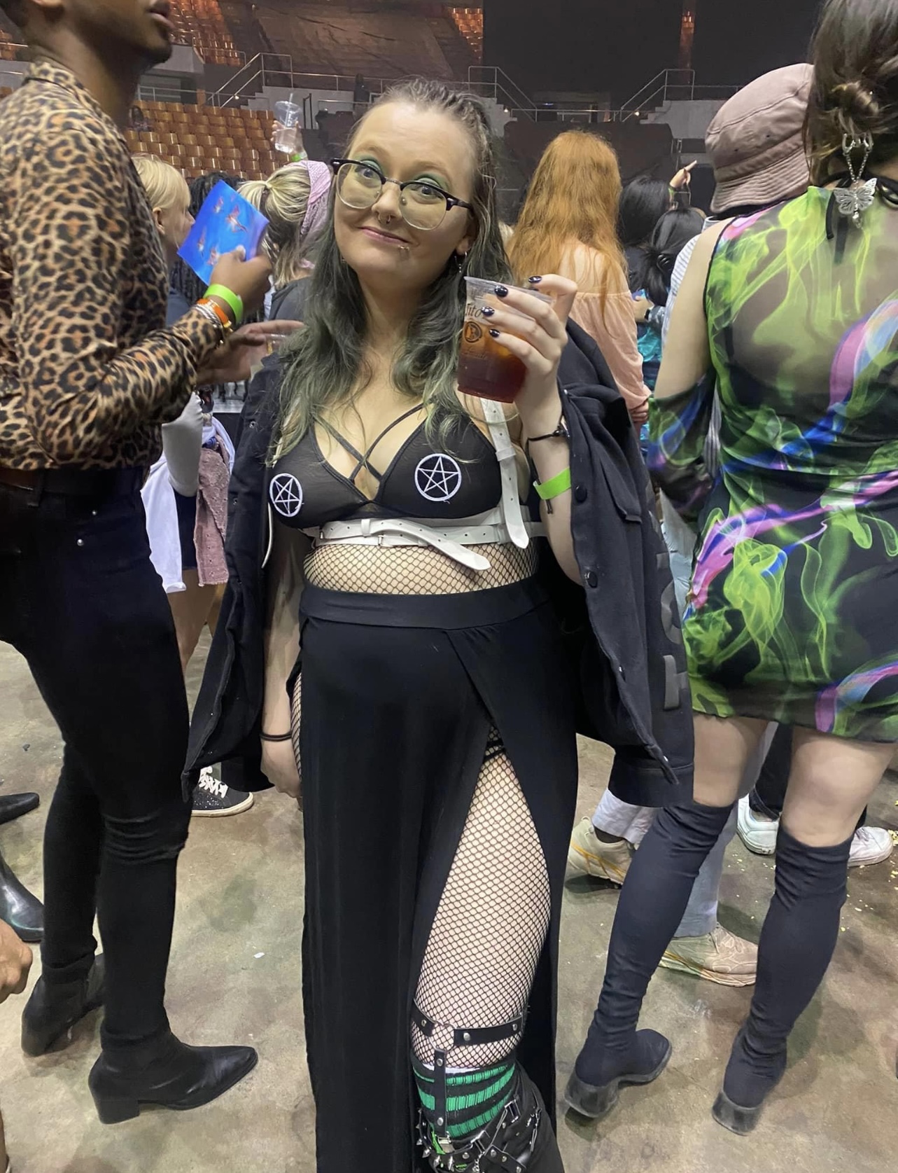 Exposing online slut