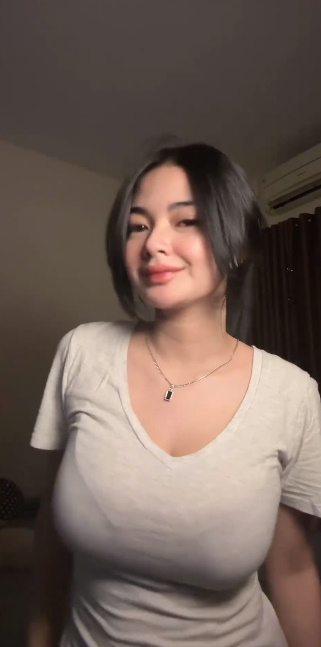 looking makes it hot_52