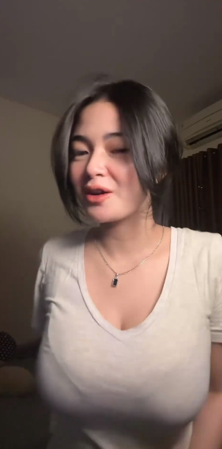 looking makes it hot_52