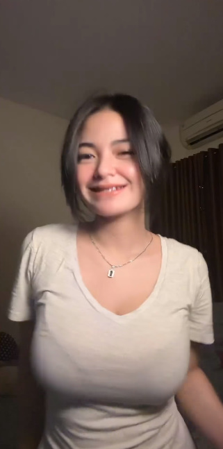 looking makes it hot_52