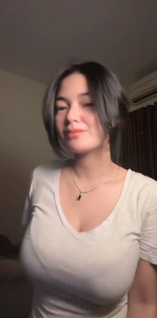 looking makes it hot_52