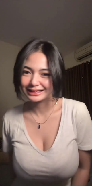 looking makes it hot_52