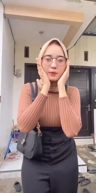 looking makes it hot_52