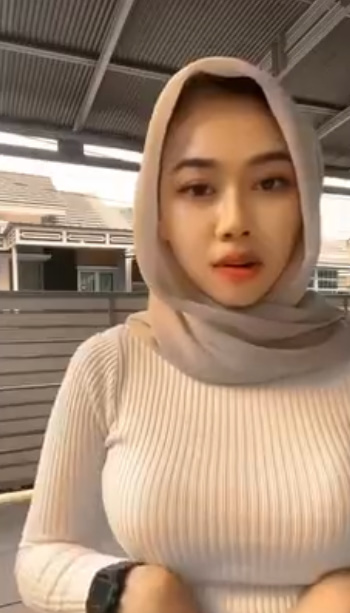 looking makes it hot_52