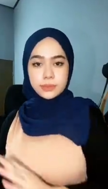 looking makes it hot_52