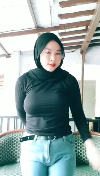 looking makes it hot_52