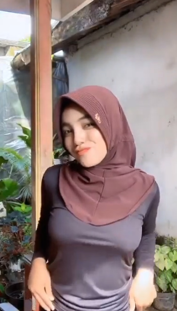 looking makes it hot_52