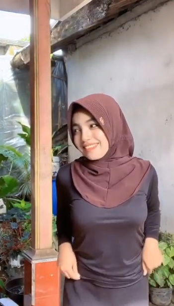 looking makes it hot_52