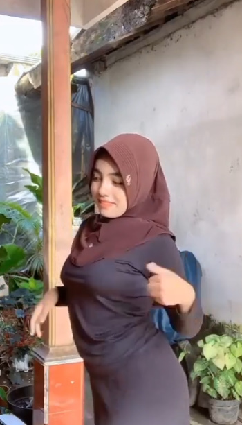 looking makes it hot_52