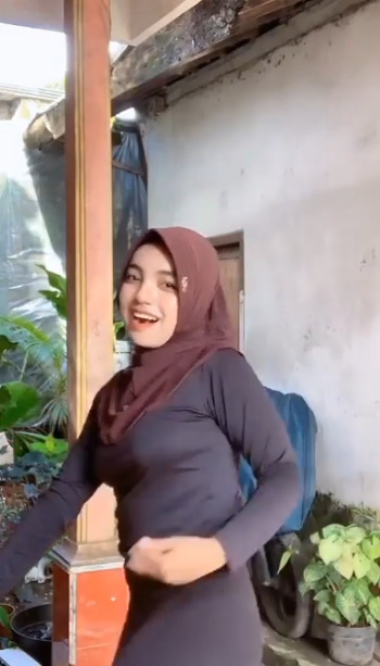 looking makes it hot_52