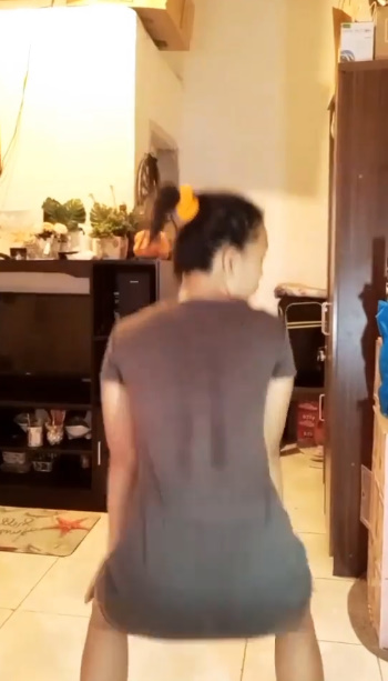 looking makes it hot_52