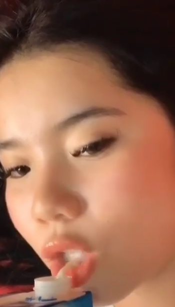 looking makes it hot_52