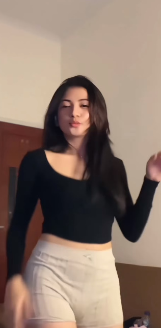 looking makes it hot_52