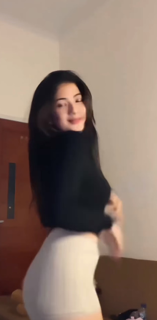 looking makes it hot_52