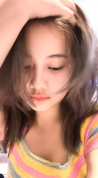 looking makes it hot_52