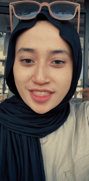 looking makes it hot_53