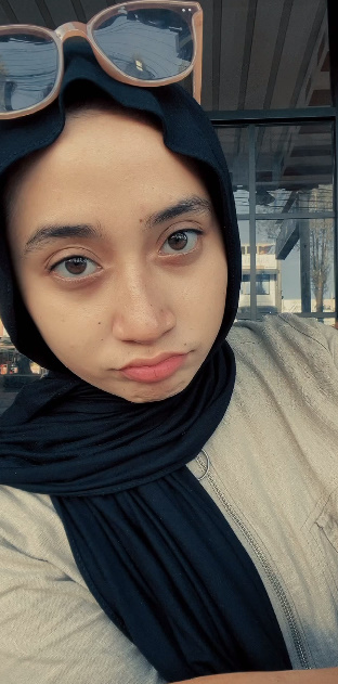 looking makes it hot_53