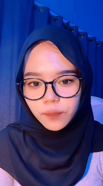 looking makes it hot_53