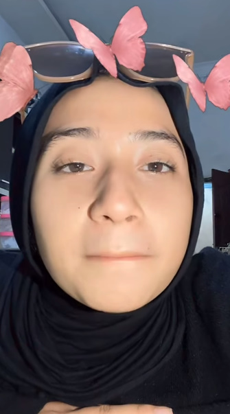 looking makes it hot_53